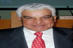 صورة المؤلف زاهي حواس